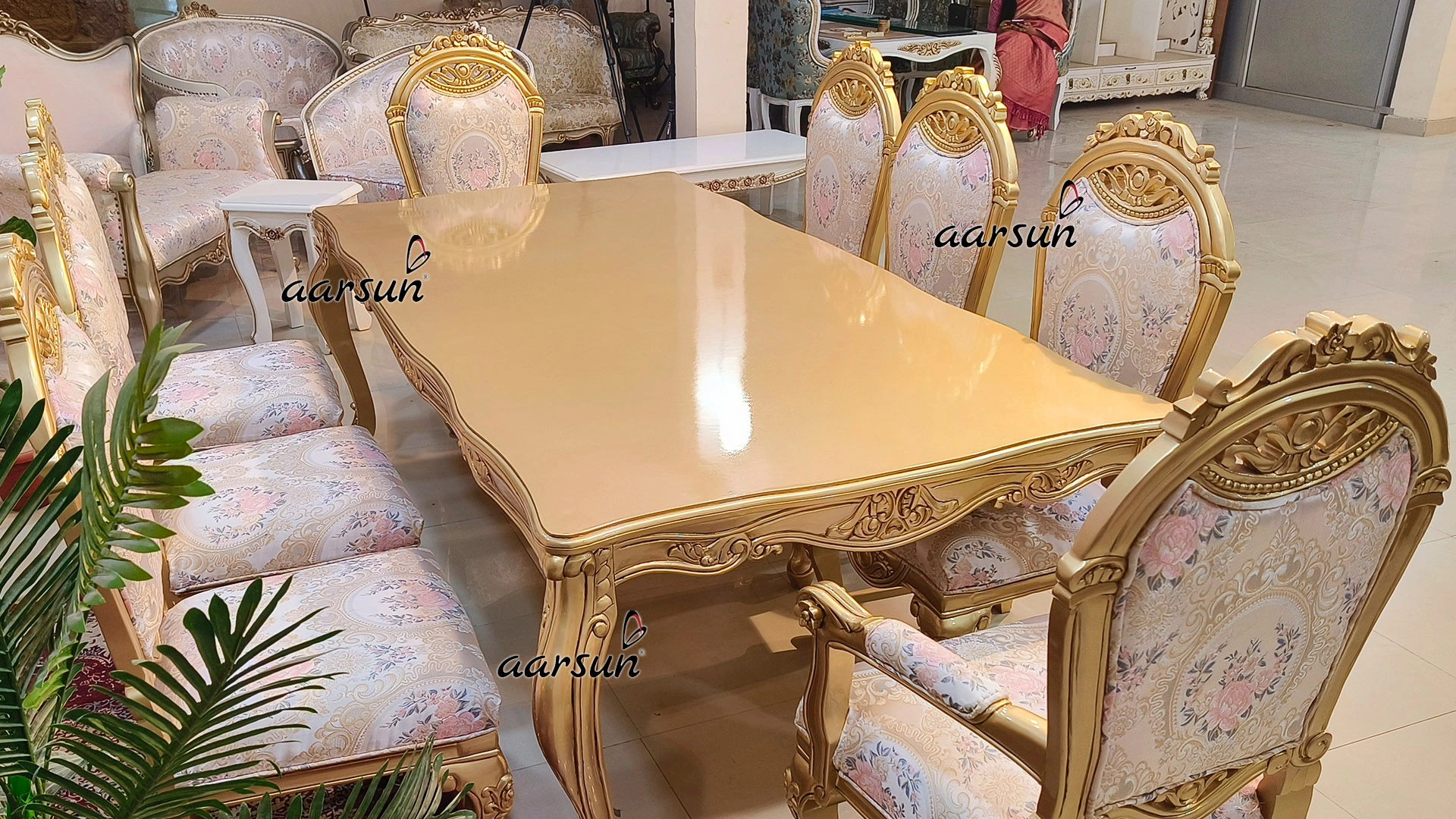 Victorian- Classical 8 seater Dining Set view 5